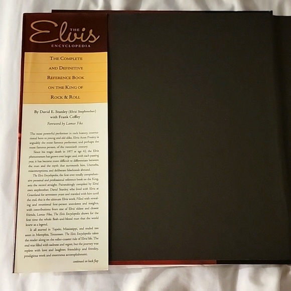 The Elvis Encyclopedia by David E. Stanley with Frank Coffey. 282 pages. - Picture 9 of 15